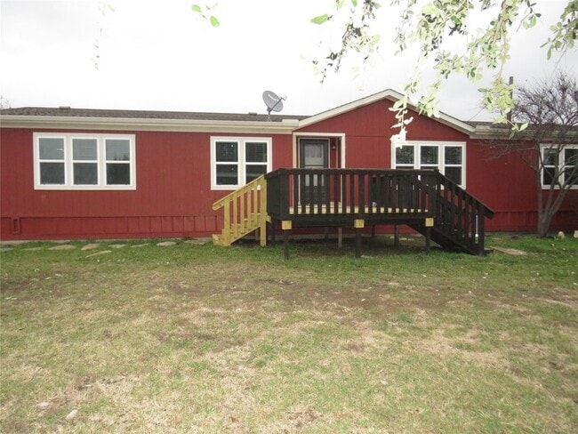 2151 Crockett Rd in Sanger, TX - Foto de edificio - Building Photo