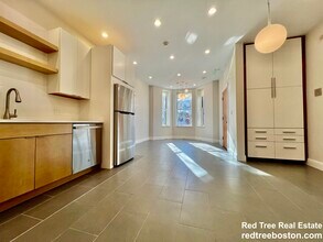 1607 Tremont St, Unit 1 in Boston, MA - Building Photo - Building Photo