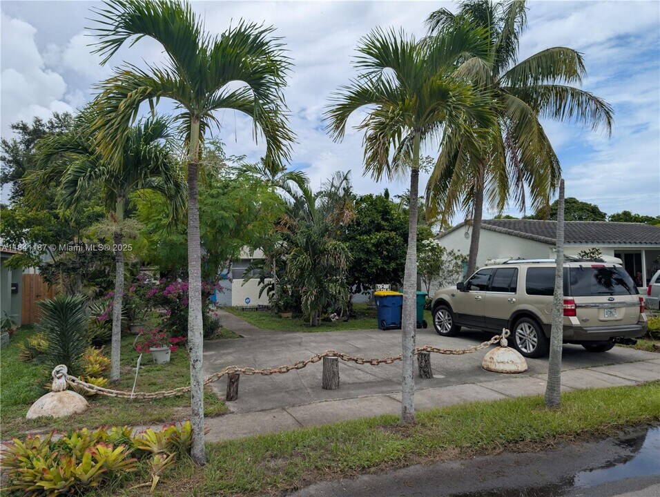 274 SW 9th St in Dania Beach, FL - Building Photo