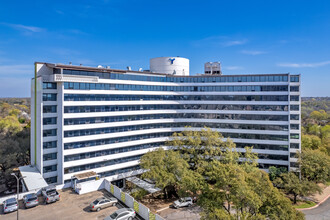 Skyline at Kessler in Dallas, TX - Building Photo - Building Photo