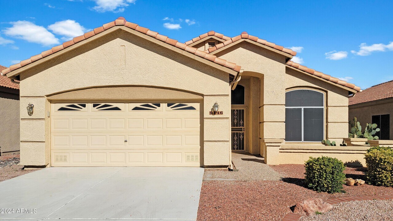 9146 W Chino Dr in Peoria, AZ - Foto de edificio