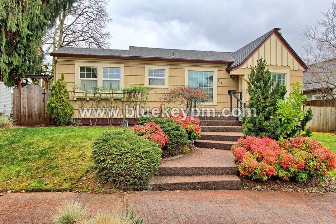 217 W 35th St in Vancouver, WA - Building Photo