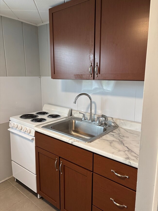 210 1/2 Belden St, Unit BBC Rentals