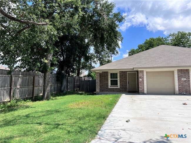 1403 Natchez Trail