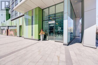 170-170 Fort York Blvd in Toronto, ON - Building Photo - Building Photo