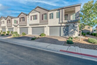 3766 Canis Minor Ln in Henderson, NV - Building Photo - Building Photo