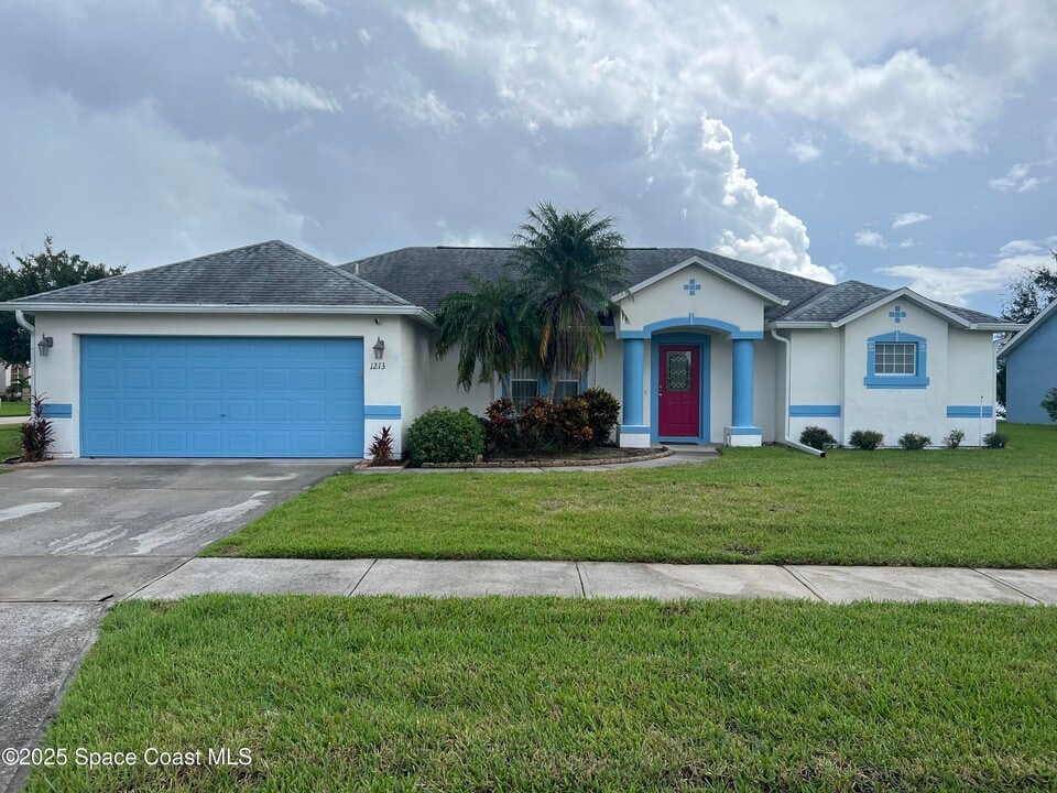 1213 Old Millpond Rd in Melbourne, FL - Building Photo