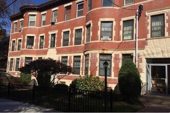 187 Winthrop Rd in Brookline, MA - Foto de edificio - Building Photo