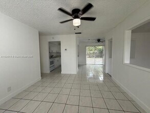 4910 NW 18th St in Lauderhill, FL - Building Photo - Building Photo