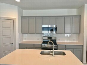 8212 City Top Blvd in Austin, TX - Building Photo - Building Photo