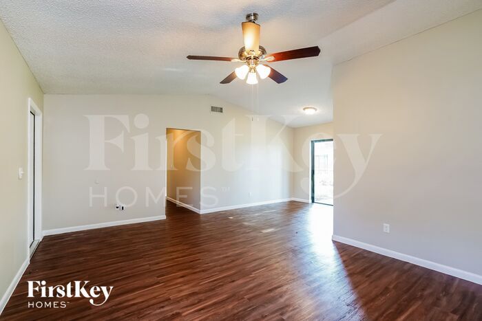 1032 Ridgeway Dr in North Fort Myers, FL - Building Photo