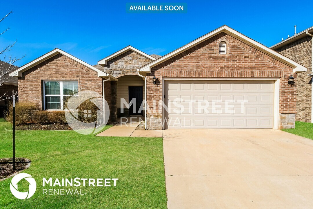 11417 Southwest 24th Street in Yukon, OK - Building Photo