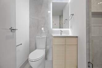 1243 Beacon St, Unit 5 in Brookline, MA - Building Photo - Building Photo