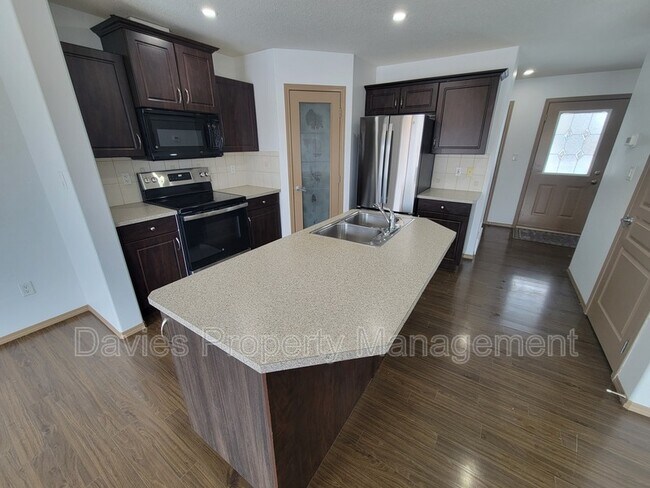 115 Rue Magnan in Beaumont, AB - Building Photo - Building Photo