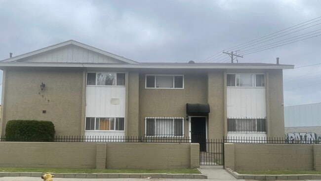 6015 S Wilton Pl, Unit Wilton Place, Unit Wilton Place