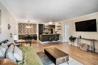 5306 Santa Rosa Ct in Tampa, FL - Building Photo - Building Photo