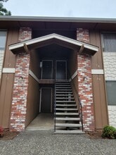 Chandelle Apartments in Salem, OR - Building Photo - Building Photo