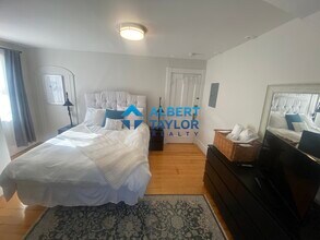 15 Chiswick Ter, Unit 5 in Boston, MA - Foto de edificio - Building Photo