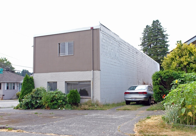 6111-6117 8th Ave in Seattle, WA - Building Photo - Building Photo