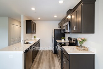 2560 Hawthorne St in Forest Grove, OR - Building Photo - Building Photo