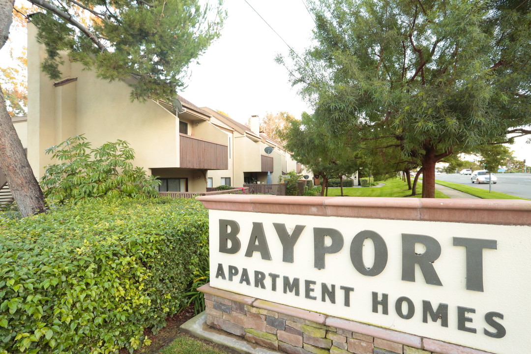 Bayview Apartments in Corona Del Mar, CA - Building Photo