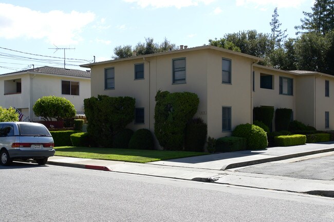915 Oak Ln in Menlo Park, CA - Building Photo - Building Photo