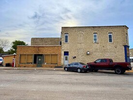201 N Kansas Ave in Frankfort, KS - Building Photo