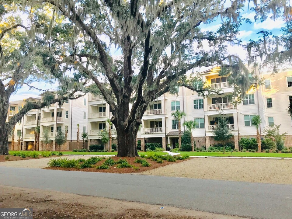 111 Gascoigne Ave in St. Simons Island, GA - Building Photo