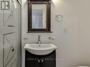 603 Ossington Ave in Toronto, ON - Building Photo - Building Photo