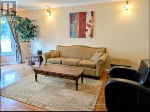 1646 Sunview Dr in Ottawa, ON - Building Photo - Building Photo