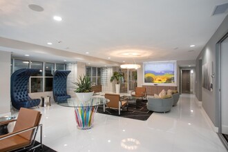 1900 Barton Springs Rd in Austin, TX - Building Photo - Building Photo