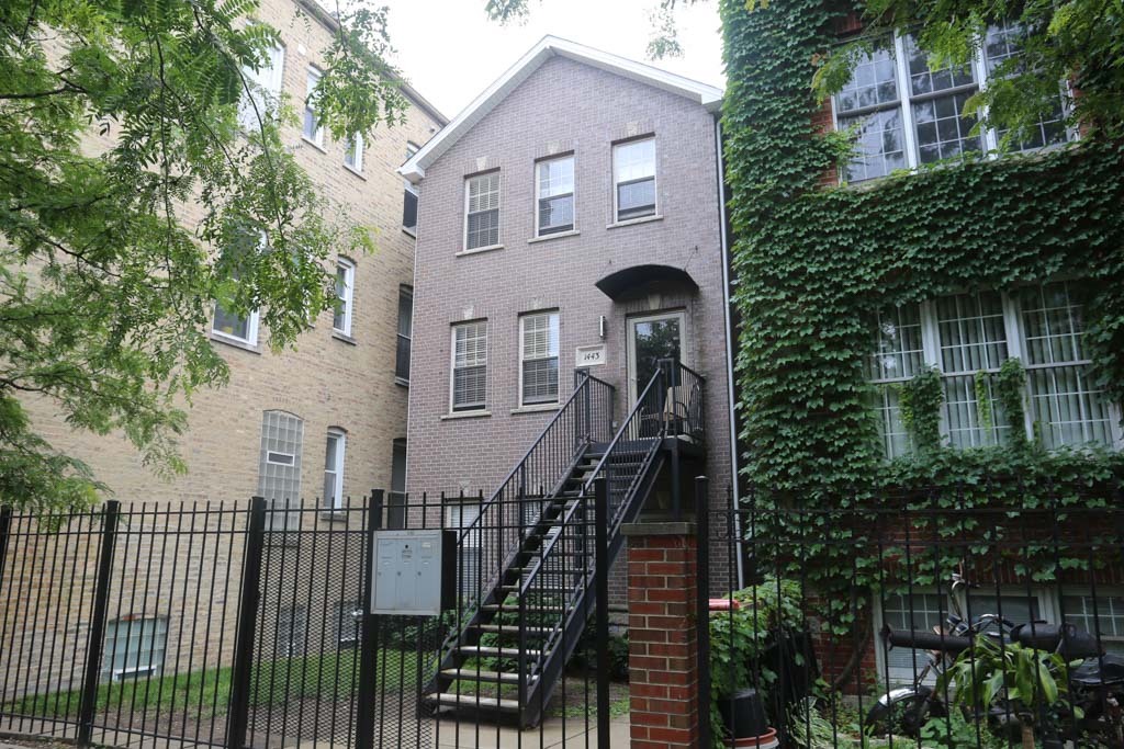 1443 W Cortez St, Unit 1 in Chicago, IL - Building Photo