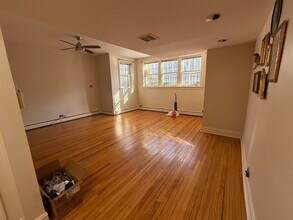 7450 N Claremont Ave in Chicago, IL - Building Photo - Building Photo