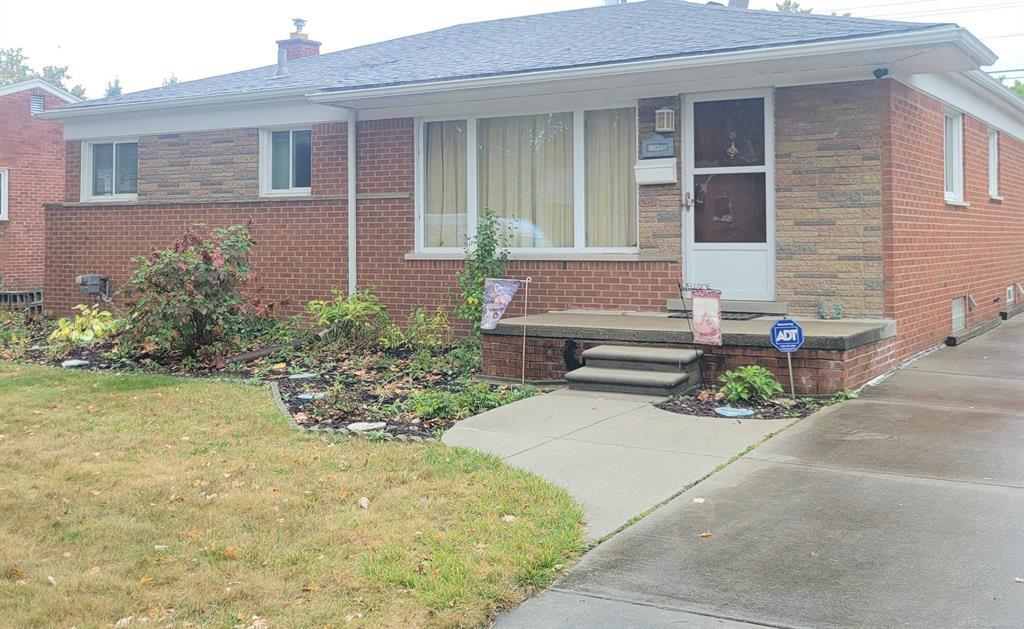 32725 Grinsell Dr in Warren, MI - Building Photo