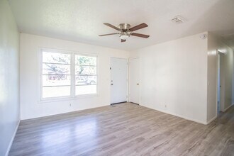 1921 73rd St in Lubbock, TX - Building Photo - Building Photo