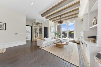 2756 N Magnolia Ave in Chicago, IL - Building Photo - Building Photo