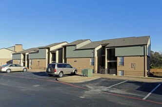 Westdale Hills Oakmont in Euless, TX - Building Photo - Building Photo