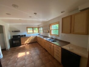 20968 3rd St in Hancock, MI - Building Photo - Building Photo