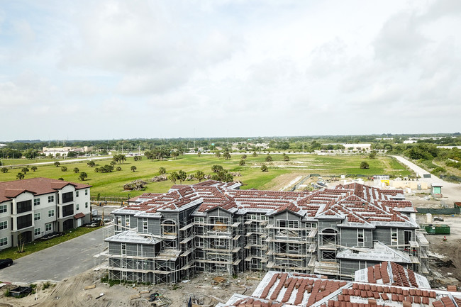 Mirasol Road in Venice, FL - Building Photo - Building Photo