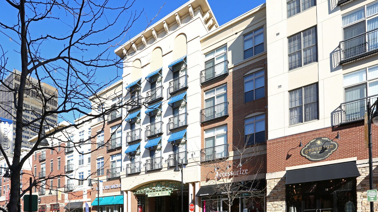 Residences at the Boulevard in St. Louis, MO - Building Photo