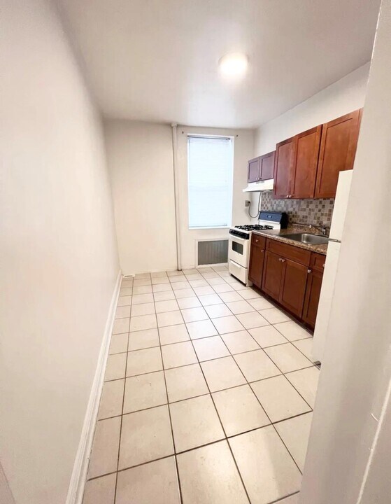 707 E 189th St in Bronx, NY - Building Photo