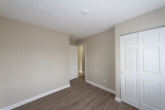 8120 Sheroak Ct in Indianapolis, IN - Building Photo - Building Photo