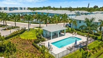 373 SE Sea Hunt Wy in Stuart, FL - Building Photo
