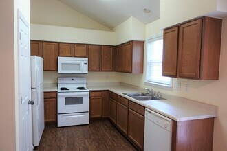 312 Sprucewood Ct in Greer, SC - Building Photo - Building Photo