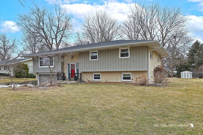 15417 W Fair Ln in Libertyville, IL - Building Photo - Building Photo