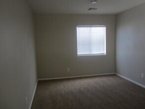 4122 Carrie Hills Ave in North Las Vegas, NV - Building Photo - Building Photo