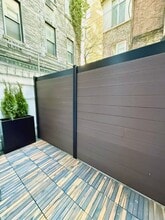 7 E 75th St, Unit LB in New York, NY - Foto de edificio - Building Photo
