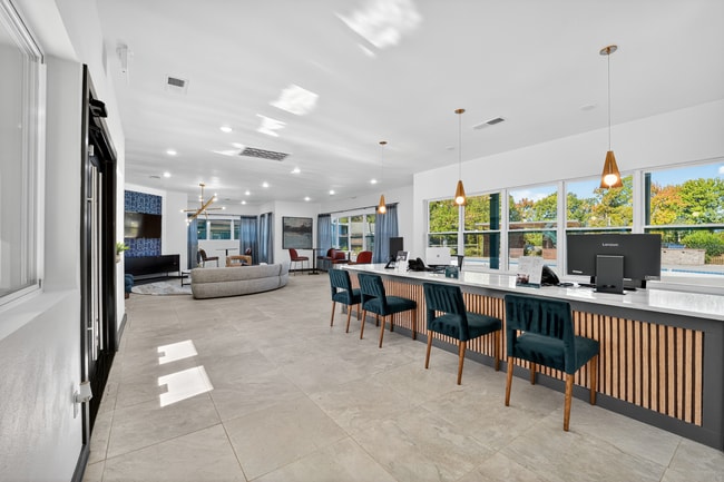 The Tatum Apartments in Charlotte, NC - Foto de edificio - Building Photo