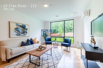 Treetops in Lebanon, NH - Foto de edificio - Building Photo