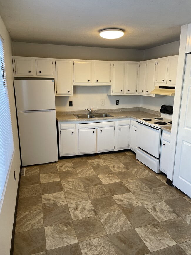 3001 7th St N in St. Cloud, MN - Building Photo - Building Photo